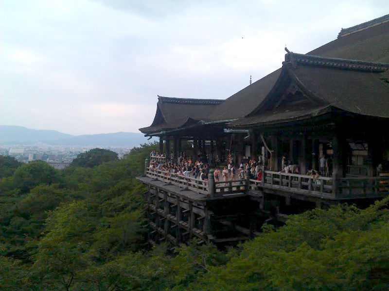 kyoto_Kiyomizu-dera_temple.jpeg