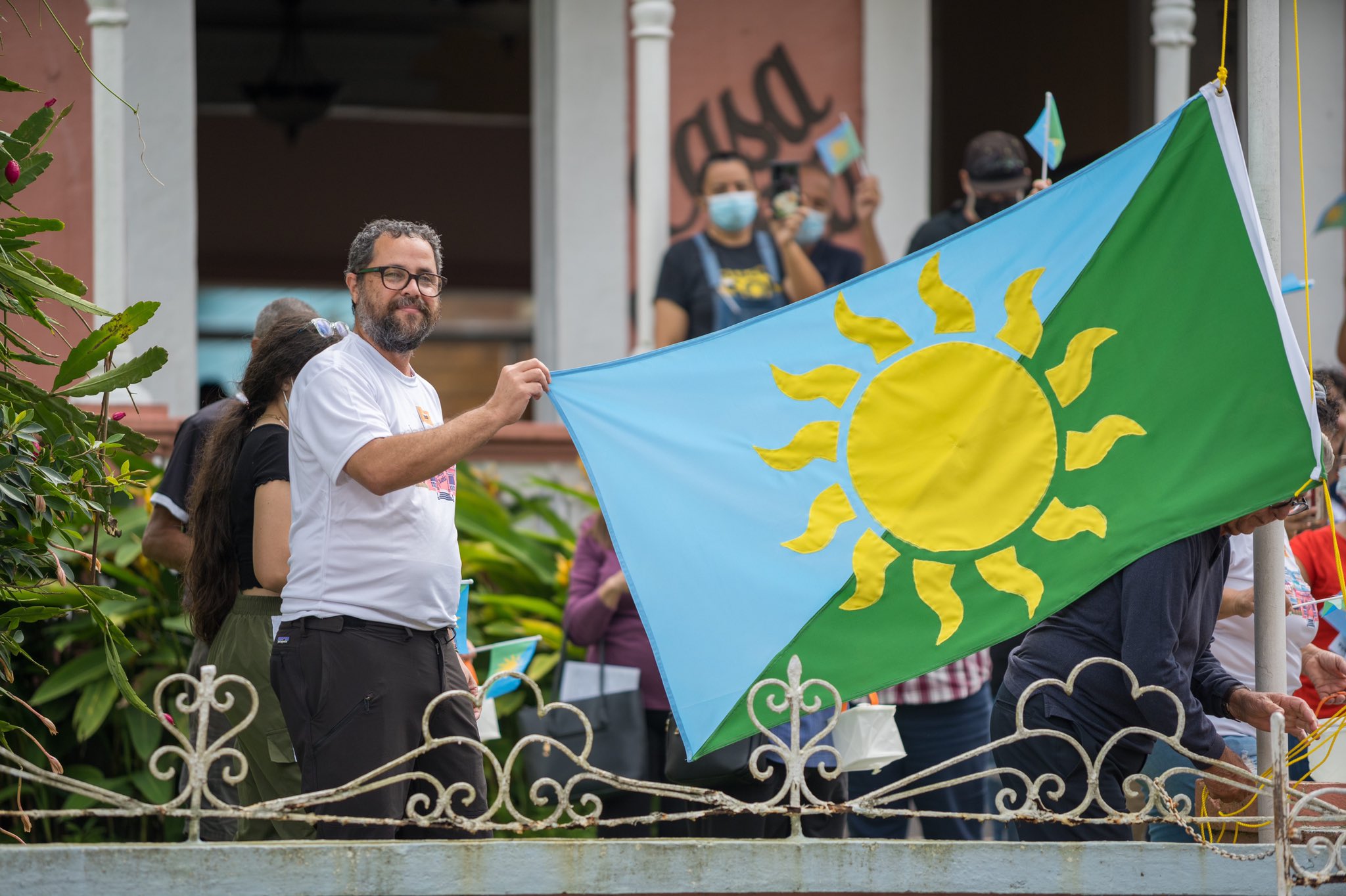 bandera-solarpunk-casa-puebo.jpeg